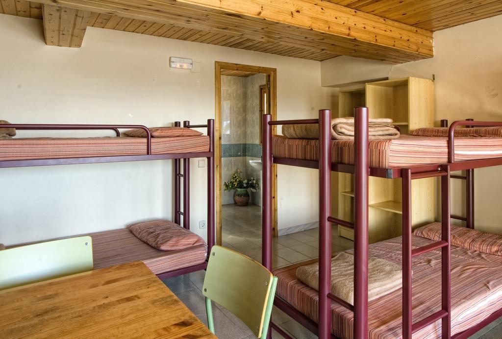 Alberg Anna Maria Janer Llivia Pokoj fotografie